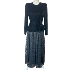 Vintage NUIT velvet and lace formal dress w bow SZ: 2 (approx SEE‎ MEASUREMENTS)